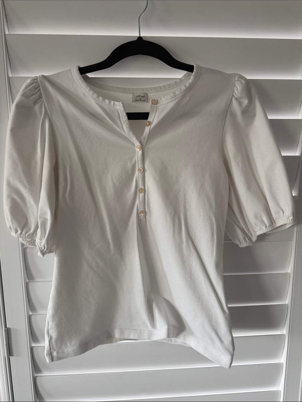 Wilfred White Button-Front Puff Sleeve Henley
